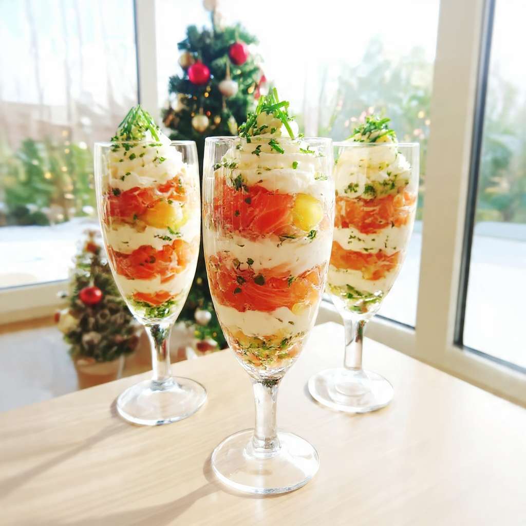 Verrines saumon fumé crème citronnée avec ciboulette fraîche et couches nettes