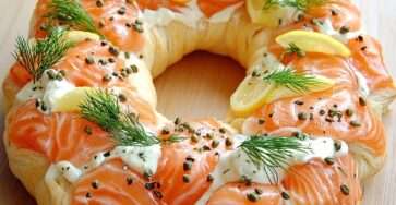 Couronne feuilletée saumon garnie de fromage frais citronné, câpres et aneth