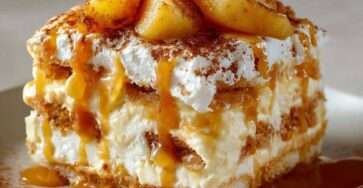 Tiramisu pommes caramel avec couches de crème mascarpone, pommes caramélisées et caramel beurre salé