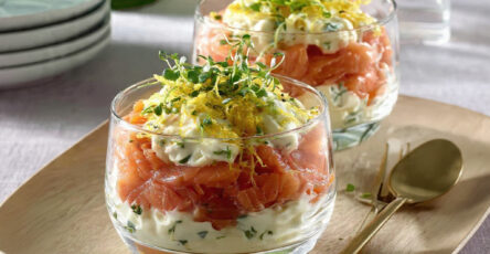 Verrines saumon fumé avec fromage frais et citron confit