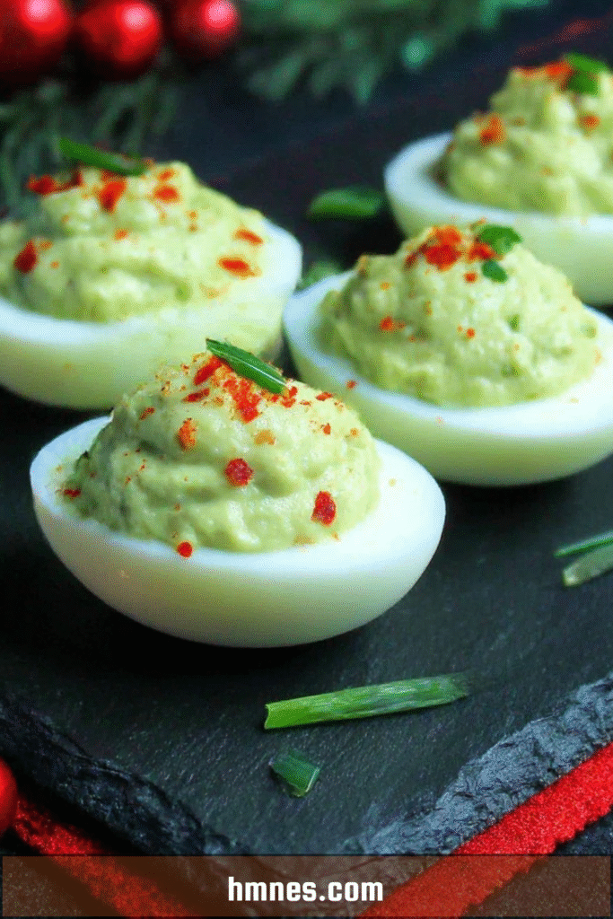 Œufs mimosa avocat garnis de crème d’avocat citronnée, ciboulette et paprika doux