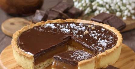 Tarte chocolat caramel beurre salé fondante avec ganache lisse