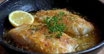 Filets de poisson blanc dorés à la poêle au citron et thym