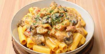 Rigatoni crémeux poulet champignons avec sauce onctueuse