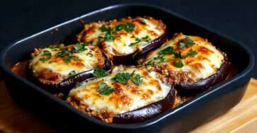 Aubergines farcies gratinées à la viande hachée et fromage fondu