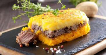 Parmentier de canard patate douce gratiné au four avec purée fondante et dessus doré