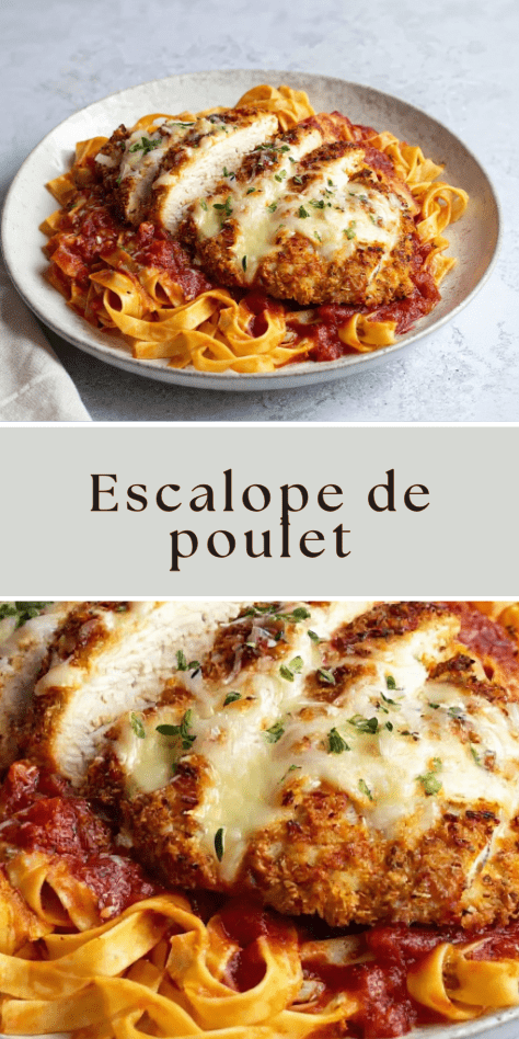 Escalope de poulet parmigiana gratinée servie avec tagliatelles et sauce tomate