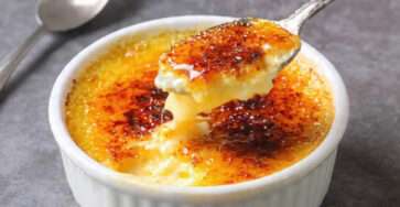Crème brûlée à la vanille avec croûte caramélisée