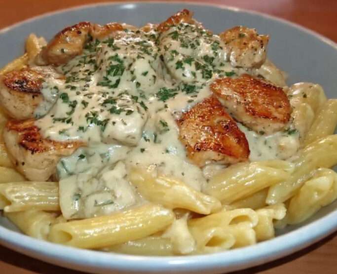 Pâtes au poulet sauce crémeuse au Boursin