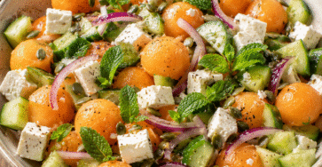 Salade melon-feta , concombre et menthe fraîche